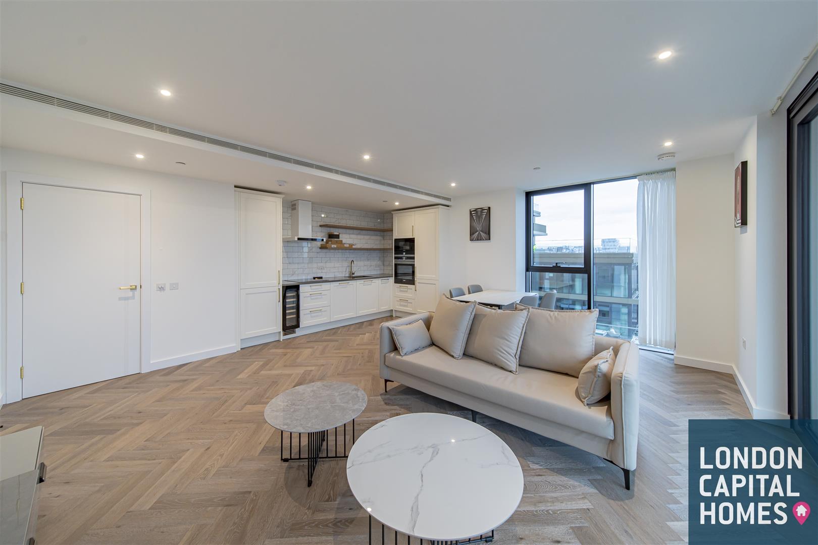 2 bed property in 23 Gauging Square, London
